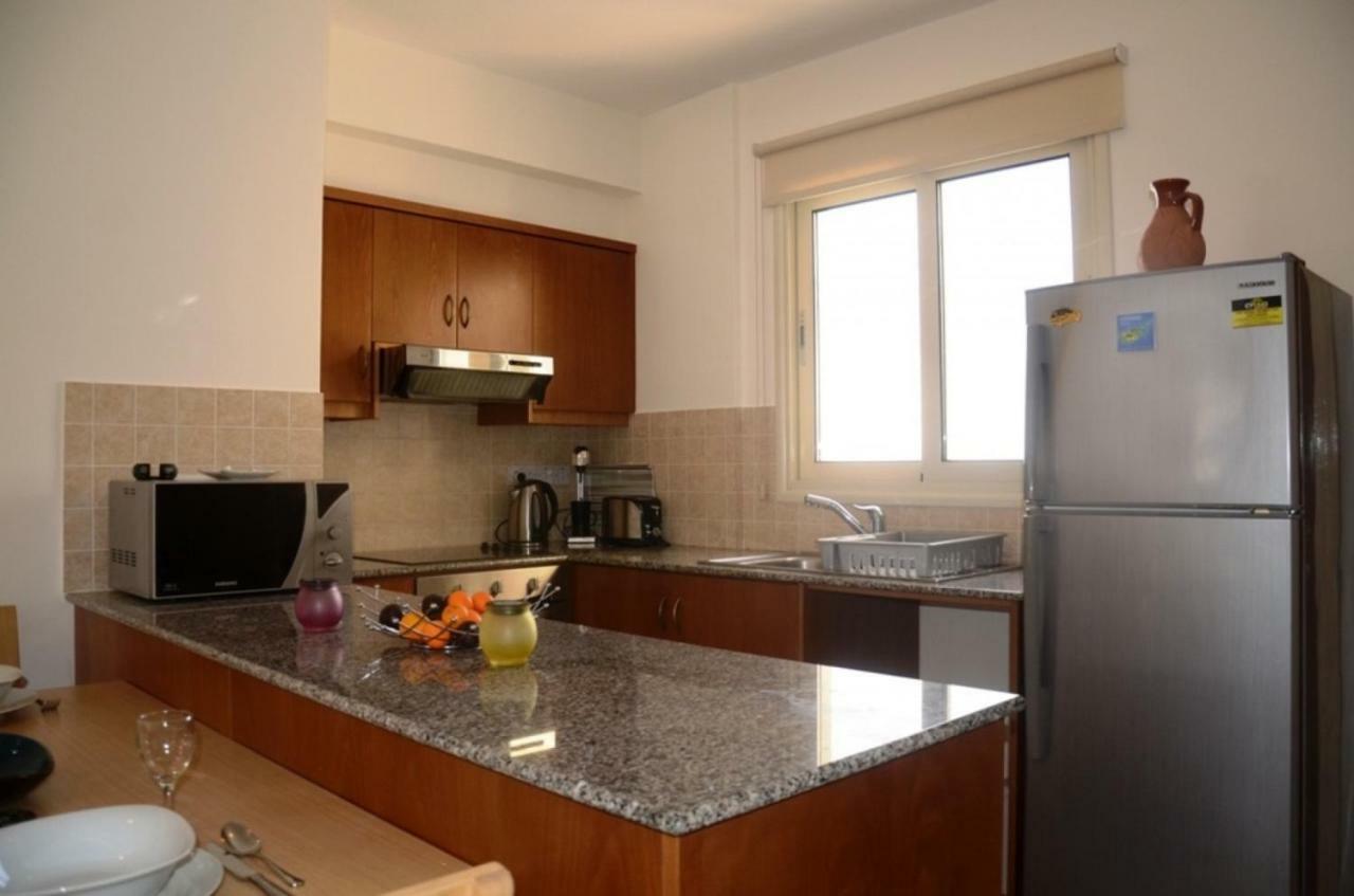 Vanessa 2 Bedroom Apartment Paphos Exterior foto